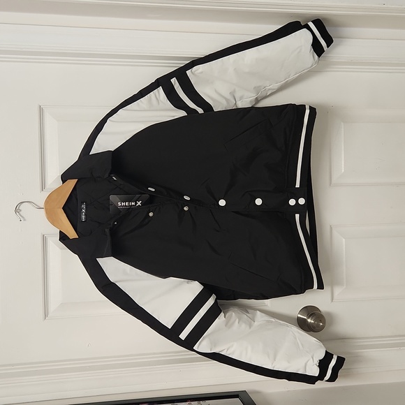 Brand new, SheinX Winter Puffer Jacket size s Black white - Picture 3 of 6